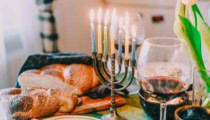 比特币每枚价格一度超过3.3万美元，为何比特币价格起伏大？