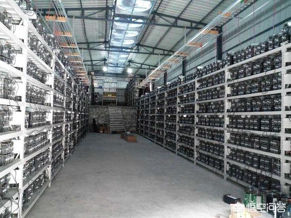 假如全世界的比特币矿机都同时停止运行<strong></p>
<p>打击比特币挖矿</strong>，是不是比特币以及比特币的区块链就都不存在了？