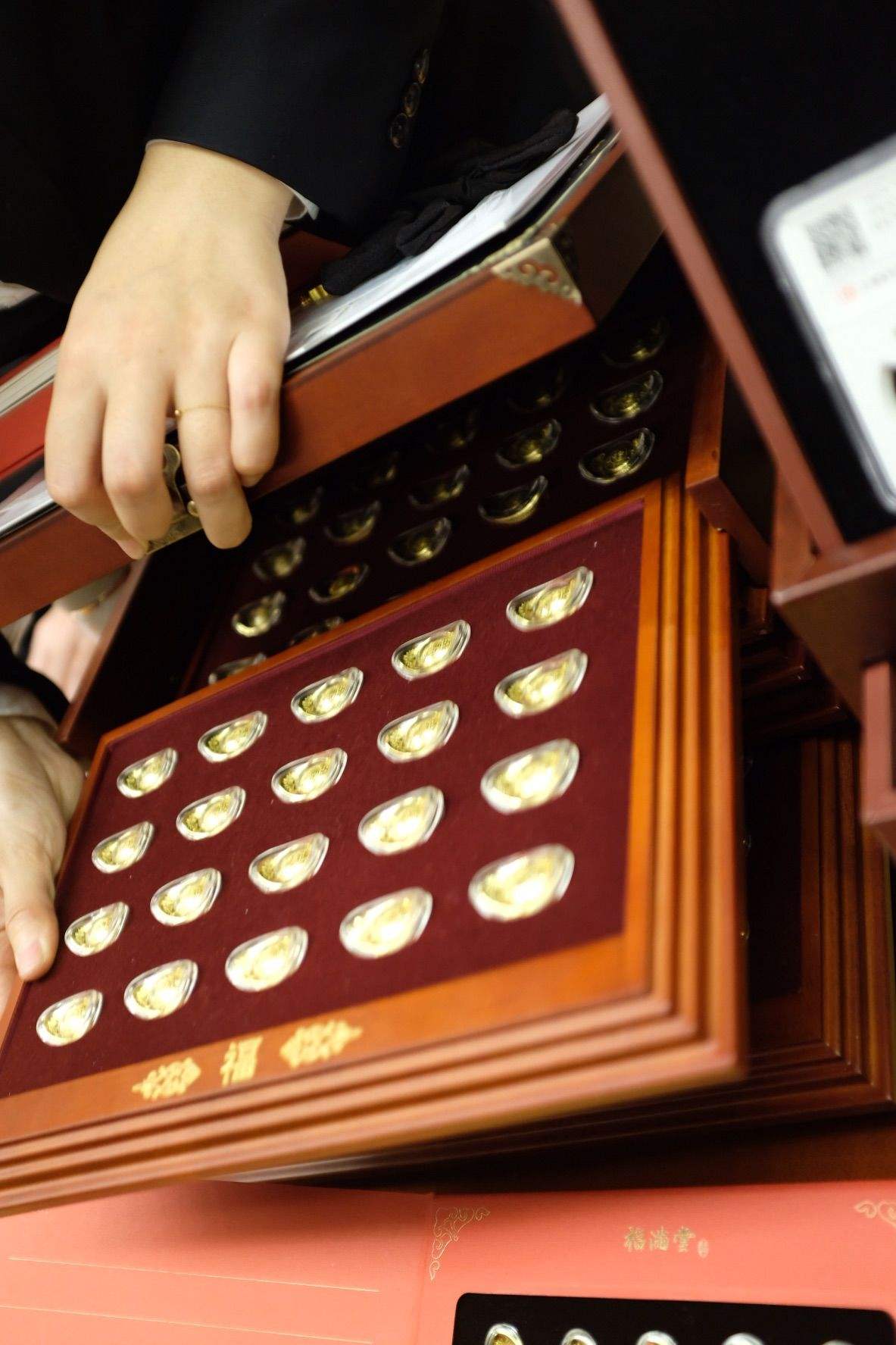 中富贵金属(中富金业官网)